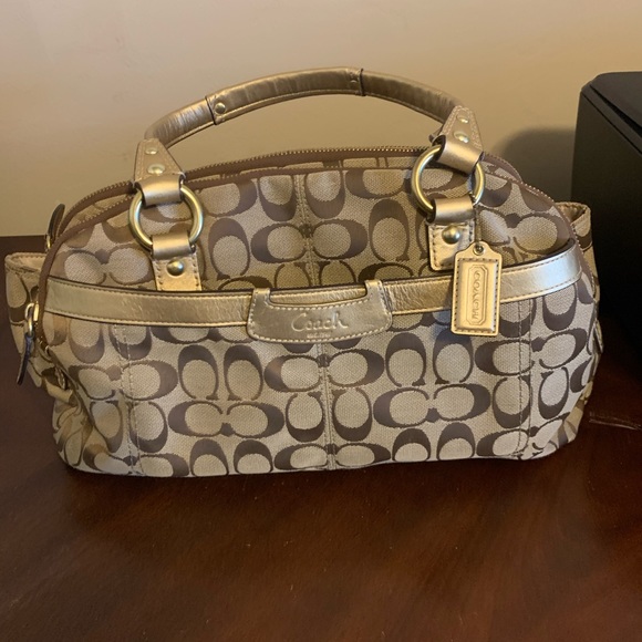 Coach purse - Picture 1 of 6